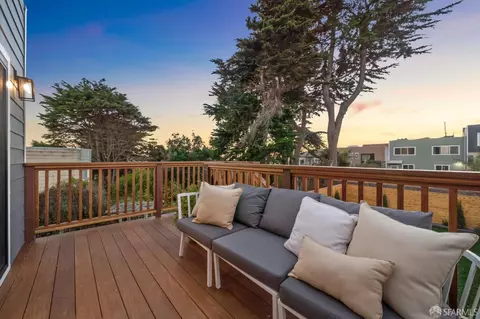 Exterior - 567 45th Ave, San Francisco, CA 94121 photo 4 of 18