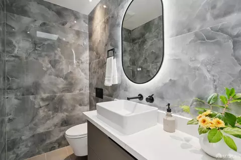 Bath - 567 45th Ave, San Francisco, CA 94121 photo 1 of 10