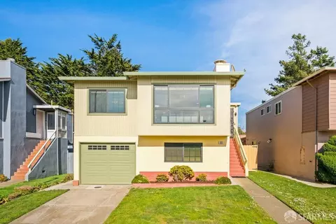 227 Gateway Dr, Pacifica, CA 94044