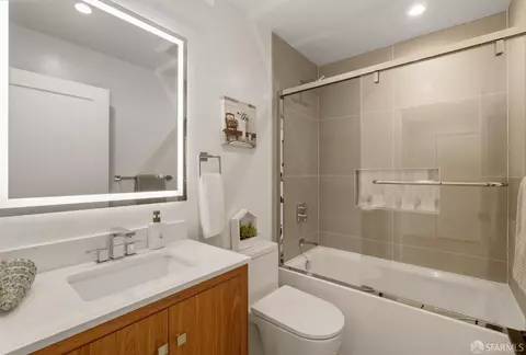 Bath - 81 Skyview Way, San Francisco, CA 94131 photo 5 of 7