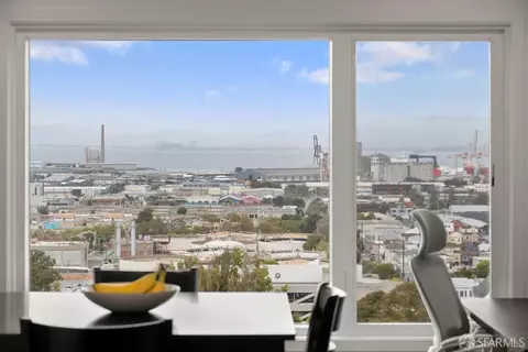 View/Area - 130 Bridgeview Dr, San Francisco, CA 94124 photo 2 of 5