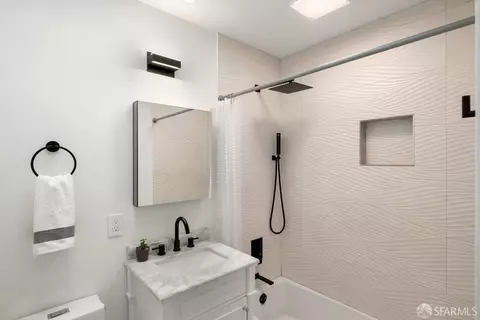 Bath - 130 Bridgeview Dr, San Francisco, CA 94124 photo 2 of 3