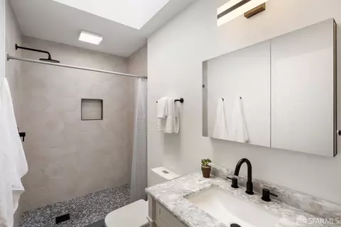 Bath - 130 Bridgeview Dr, San Francisco, CA 94124 photo 1 of 3