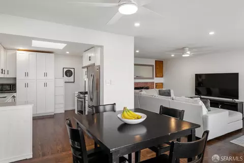 Dining - 130 Bridgeview Dr, San Francisco, CA 94124 photo 4 of 4