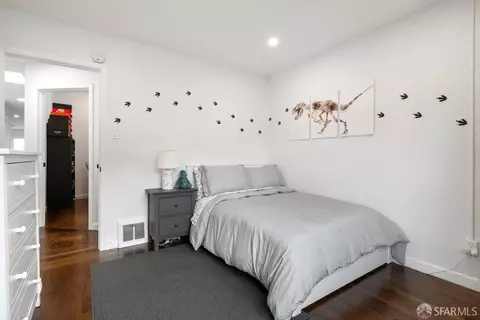 Bedroom - 130 Bridgeview Dr, San Francisco, CA 94124 photo 2 of 5