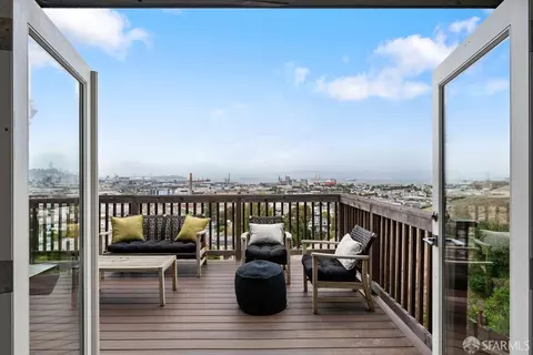 Exterior - 130 Bridgeview Dr, San Francisco, CA 94124 photo 2 of 9