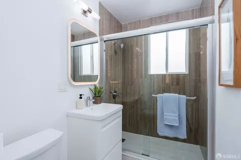 Bath - 2395 44th Ave, San Francisco, CA 94116 photo 1 of 2