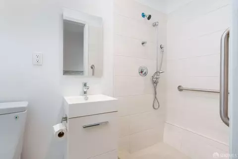 Bath - 2395 44th Ave, San Francisco, CA 94116 photo 2 of 2