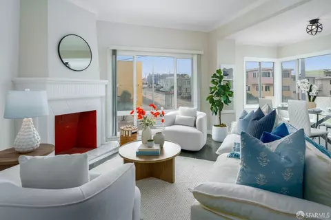 Living - 2395 44th Ave, San Francisco, CA 94116 photo 1 of 1