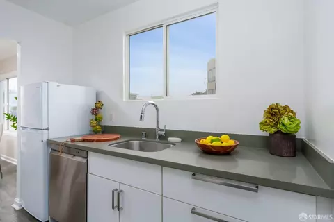 Kitchen - 2395 44th Ave, San Francisco, CA 94116 photo 2 of 4