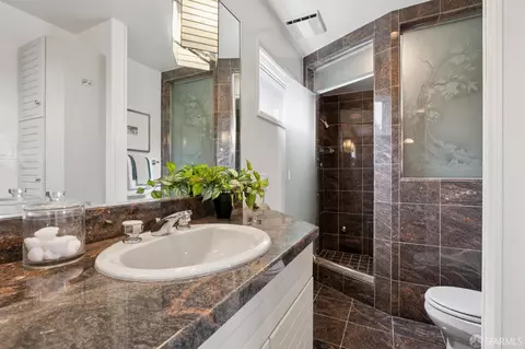 Bath - 44 Mountain Spring Ave, San Francisco, CA 94114 photo 2 of 5