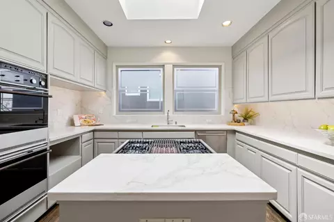 Kitchen - 44 Mountain Spring Ave, San Francisco, CA 94114 photo 1 of 2