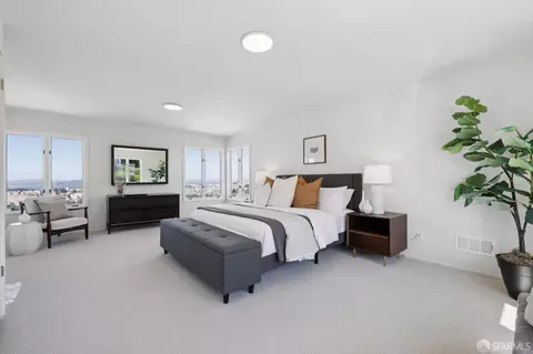 Bedroom - 44 Mountain Spring Ave, San Francisco, CA 94114 photo 3 of 10