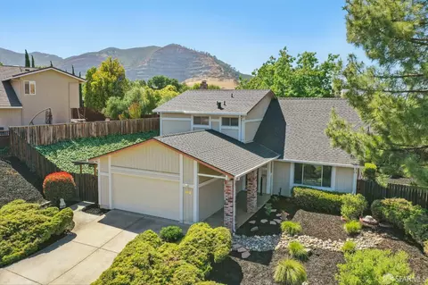 640 Mt Duncan Dr, Clayton, CA 94517