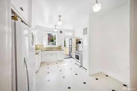 Kitchen - 4047 Cesar Chavez St, San Francisco, CA 94131 photo 2 of 6