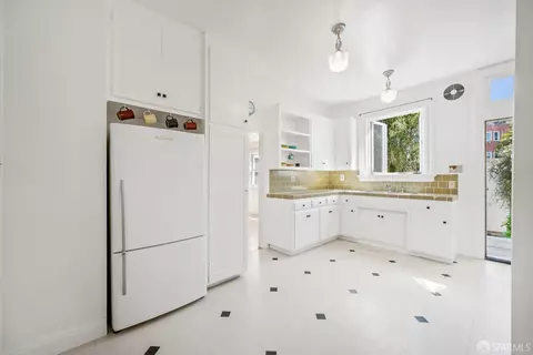 Kitchen - 4047 Cesar Chavez St, San Francisco, CA 94131 photo 3 of 6