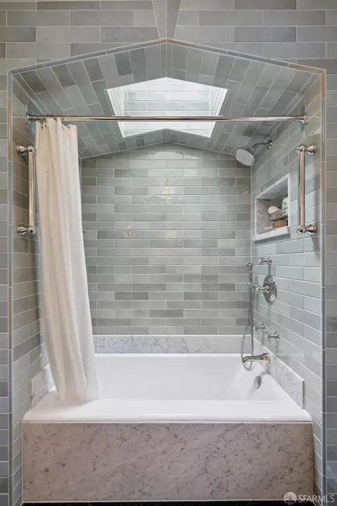 Bath - 114 Shakespeare St, San Francisco, CA 94112 photo 4 of 4
