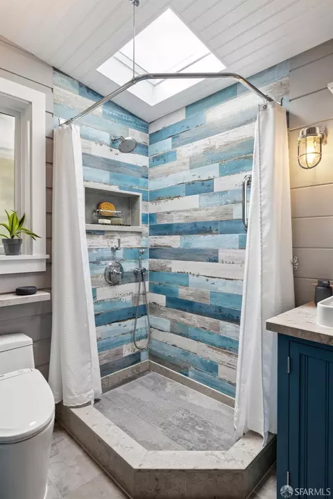 Bath - 114 Shakespeare St, San Francisco, CA 94112 photo 2 of 4