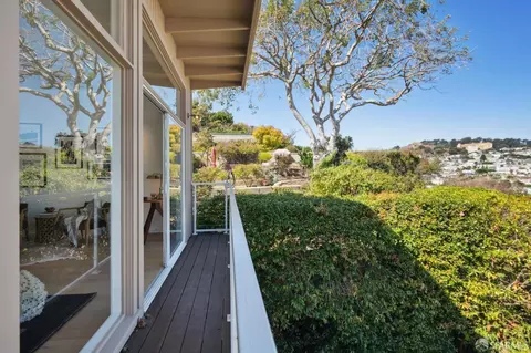 Exterior - 3838 19th St, San Francisco, CA 94114 photo 7 of 9