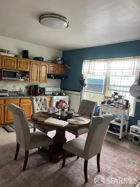 Kitchen - 30 Cotter St, San Francisco, CA 94112 photo 1 of 3