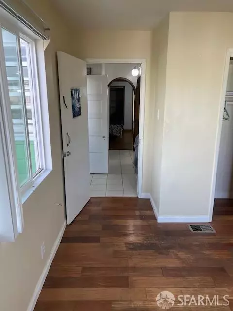 Entry Way - 30 Cotter St, San Francisco, CA 94112 photo 3 of 6