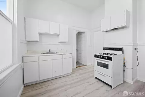 Kitchen - 2401 23rd St, San Francisco, CA 94110 photo 2 of 6