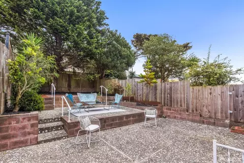 Exterior - 2262 29th Ave, San Francisco, CA 94116 photo 6 of 11
