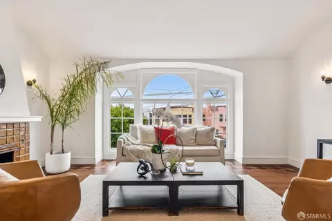 Living - 2262 29th Ave, San Francisco, CA 94116 photo 4 of 10