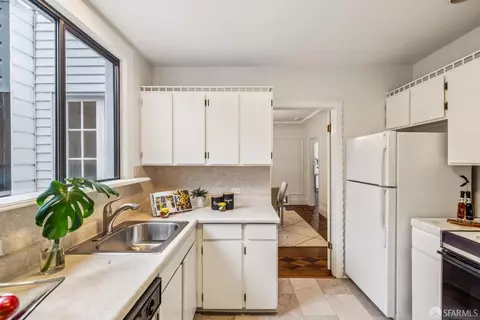 Kitchen - 2262 29th Ave, San Francisco, CA 94116 photo 4 of 4