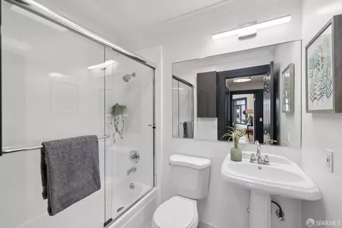 Bath - 55 Valley St, San Francisco, CA 94110 photo 4 of 6