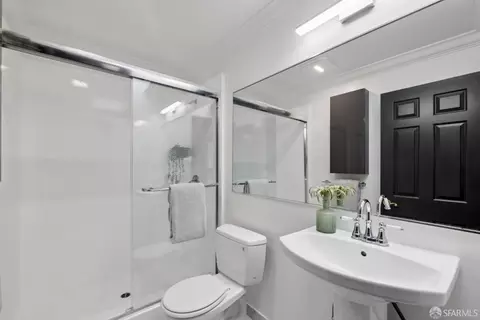 Bath - 55 Valley St, San Francisco, CA 94110 photo 5 of 6