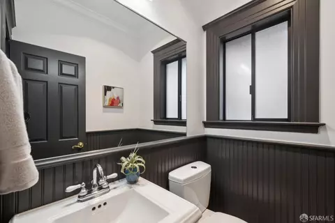 Bath - 55 Valley St, San Francisco, CA 94110 photo 6 of 6