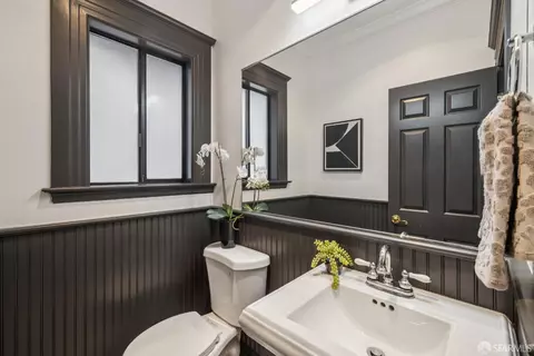 Bath - 55 Valley St, San Francisco, CA 94110 photo 2 of 6