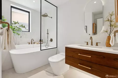 Bath - 71 Manor Dr, San Francisco, CA 94127 photo 3 of 4