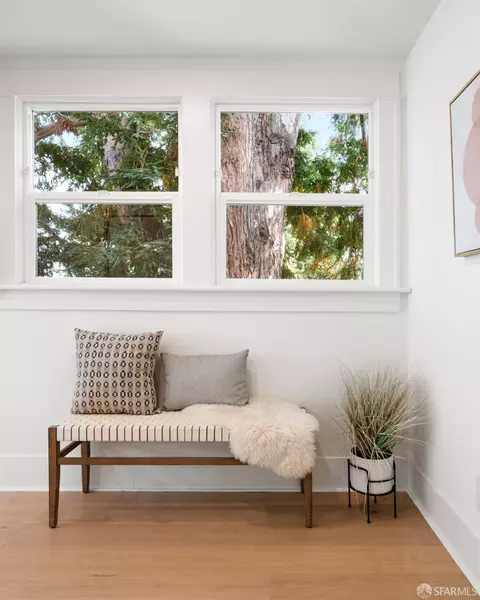 Entry Way - 2533 Grant St, Berkeley, CA 94703 photo 3 of 3