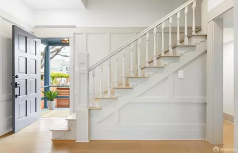 Entry Way - 2533 Grant St, Berkeley, CA 94703 photo 2 of 3