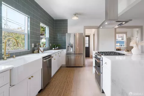 Kitchen - 2533 Grant St, Berkeley, CA 94703 photo 3 of 5