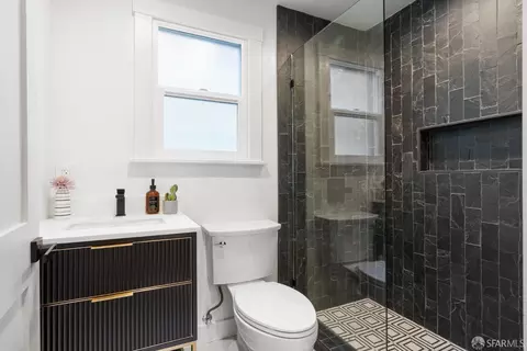 Bath - 2533 Grant St, Berkeley, CA 94703 photo 2 of 4