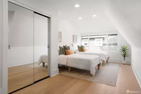 Bedroom - 2533 Grant St, Berkeley, CA 94703 photo 3 of 6