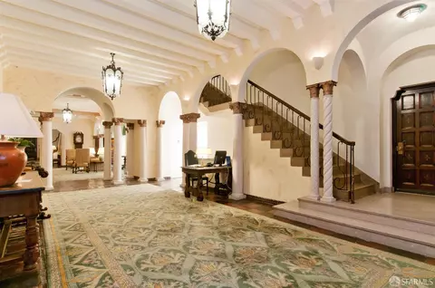 Entry Way - 850 Powell St #202, San Francisco, CA 94115 photo 2 of 7