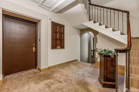 Entry Way - 850 Powell St #202, San Francisco, CA 94115 photo 6 of 7