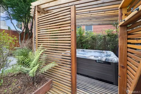 Exterior - 856 Baker St, San Francisco, CA 94115 photo 8 of 22