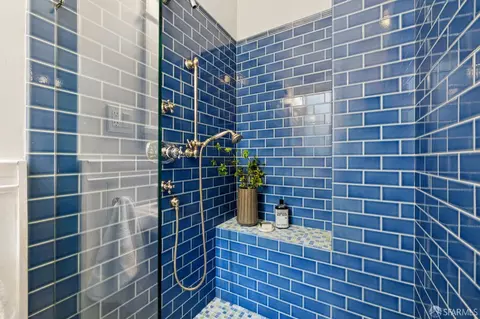 Bath - 856 Baker St, San Francisco, CA 94115 photo 2 of 6