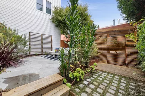 Exterior - 856 Baker St, San Francisco, CA 94115 photo 5 of 22