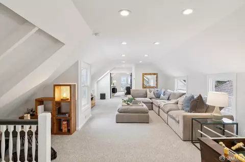 Entry Way - 856 Baker St, San Francisco, CA 94115 photo 4 of 6