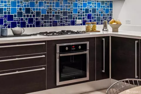 Kitchen - 672 Corbett Ave #C, San Francisco, CA 94114 photo 3 of 5