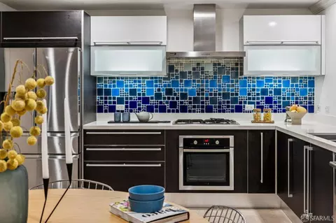Kitchen - 672 Corbett Ave #C, San Francisco, CA 94114 photo 4 of 5