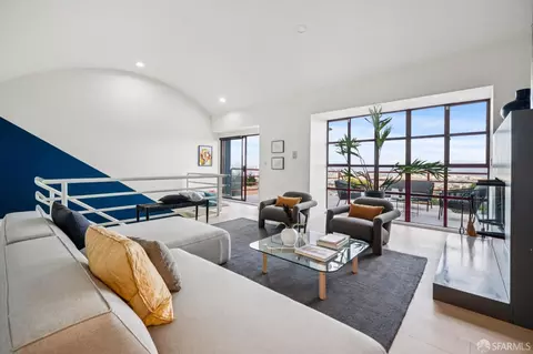 Living - 672 Corbett Ave #C, San Francisco, CA 94114 photo 1 of 7