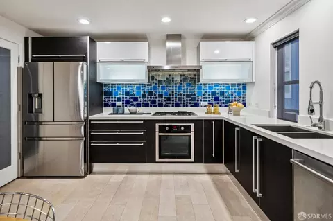 Kitchen - 672 Corbett Ave #C, San Francisco, CA 94114 photo 1 of 5