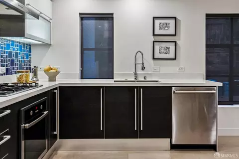 Kitchen - 672 Corbett Ave #C, San Francisco, CA 94114 photo 5 of 5